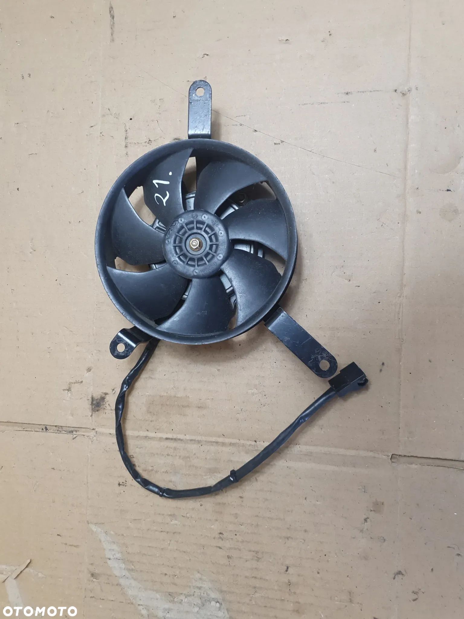 } Yamaha YZF-R6 600 RJ05 / RJ09 (2003 - 2004) Wentylator silniczek wentylatora chłodnicy - 1