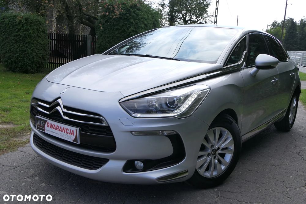 Citroën DS5 1.6 BlueHDi SoChic - 1