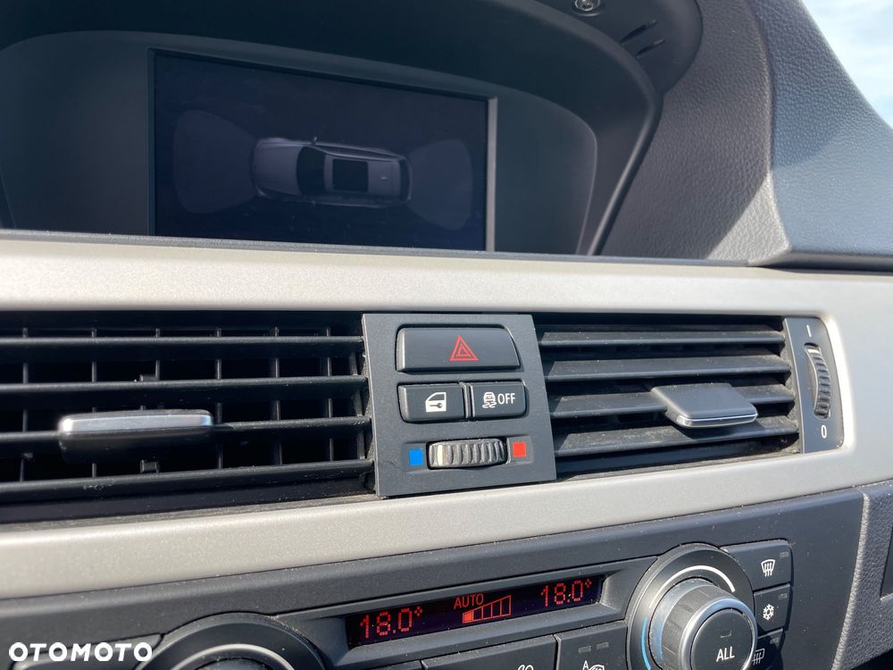 BMW Seria 3 320d xDrive DPF - 35