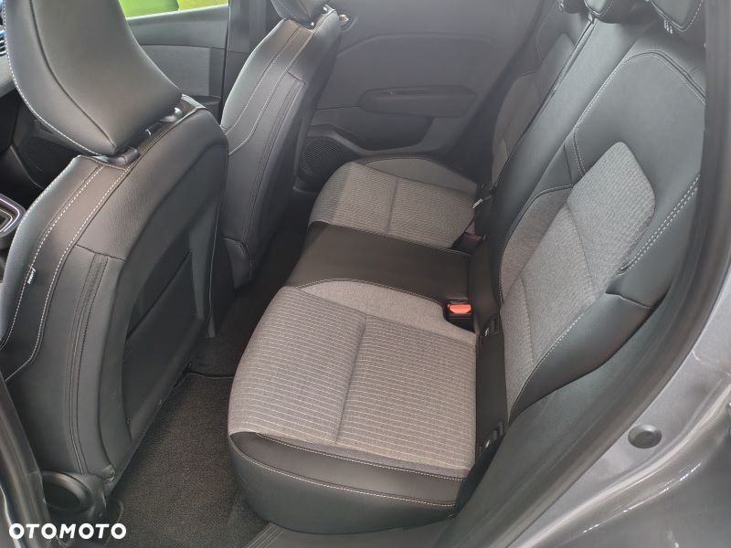 Renault Clio - 6