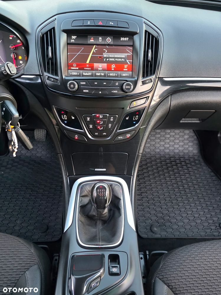 Opel Insignia - 15