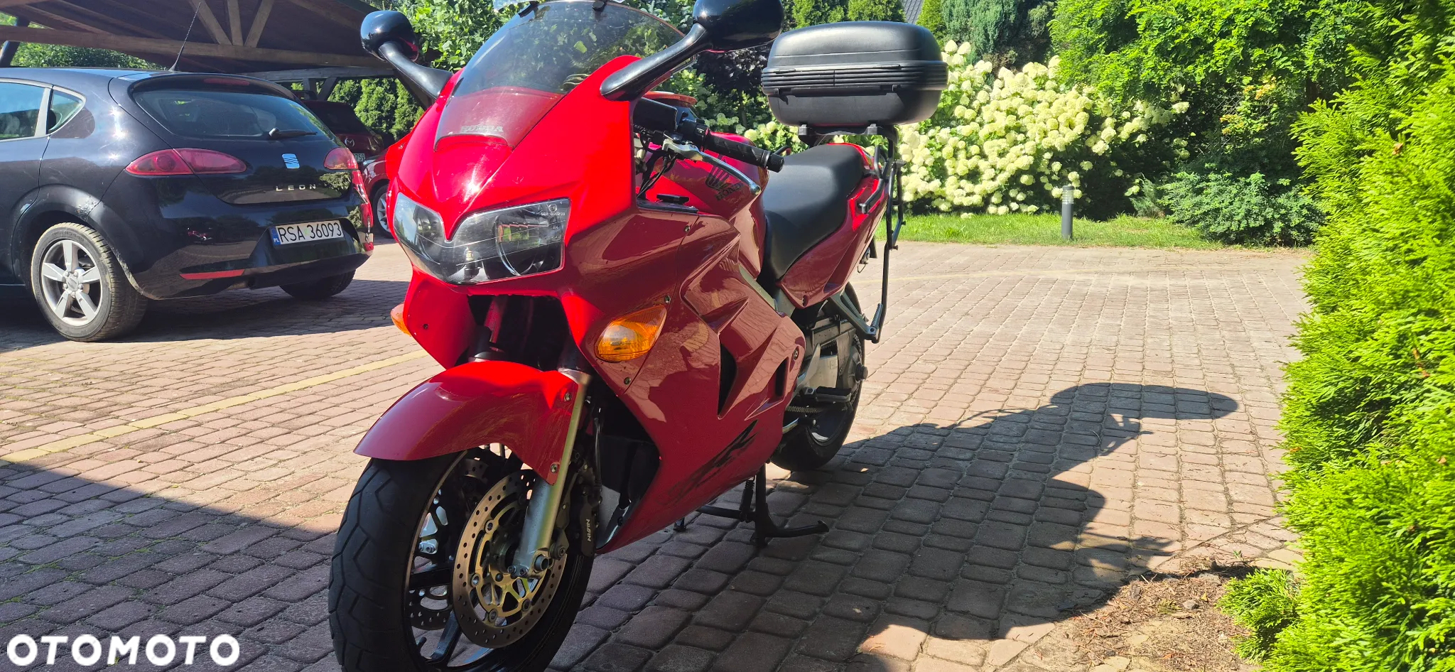 Honda VFR - 4