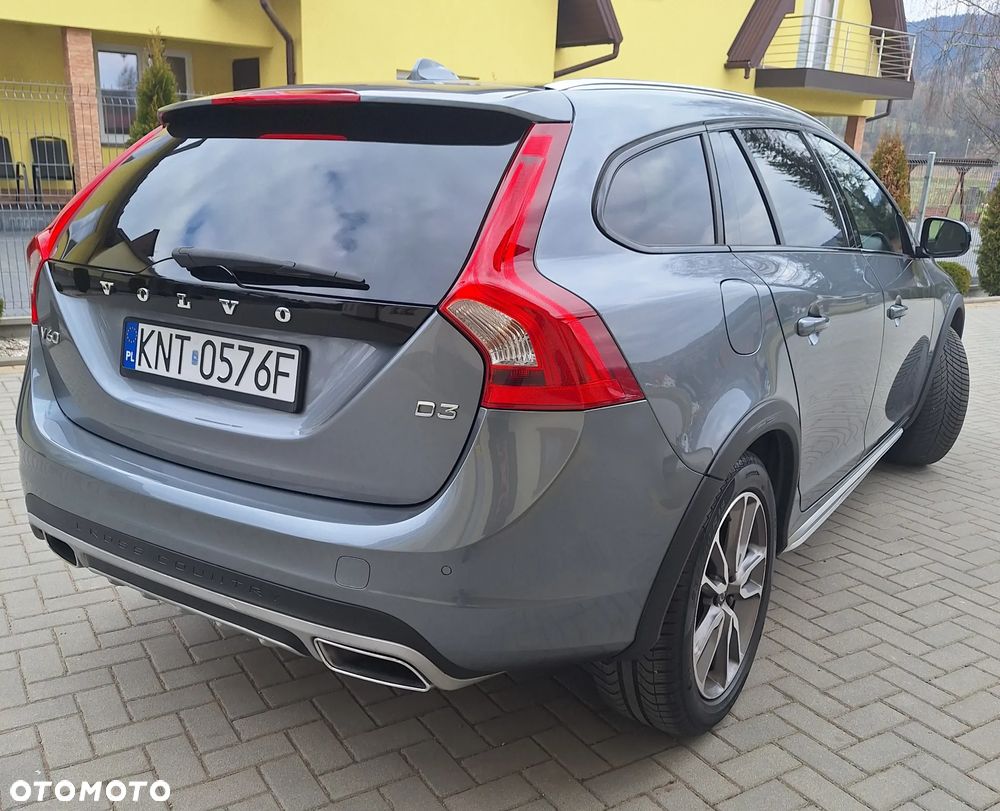 Volvo V60 Cross Country D3 Geartronic Kinetic - 2