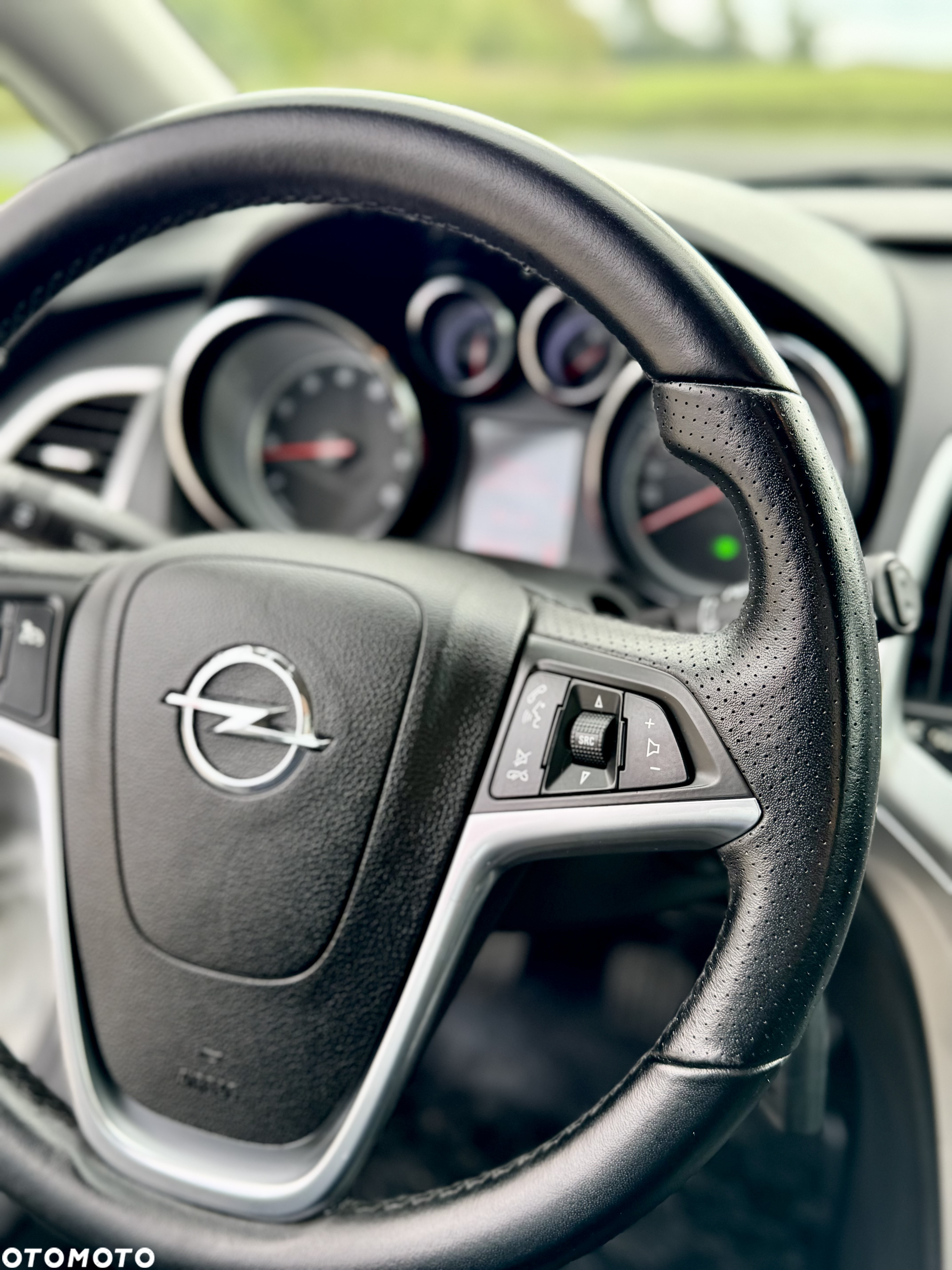 Opel Astra 1.6 Turbo Cosmo - 14