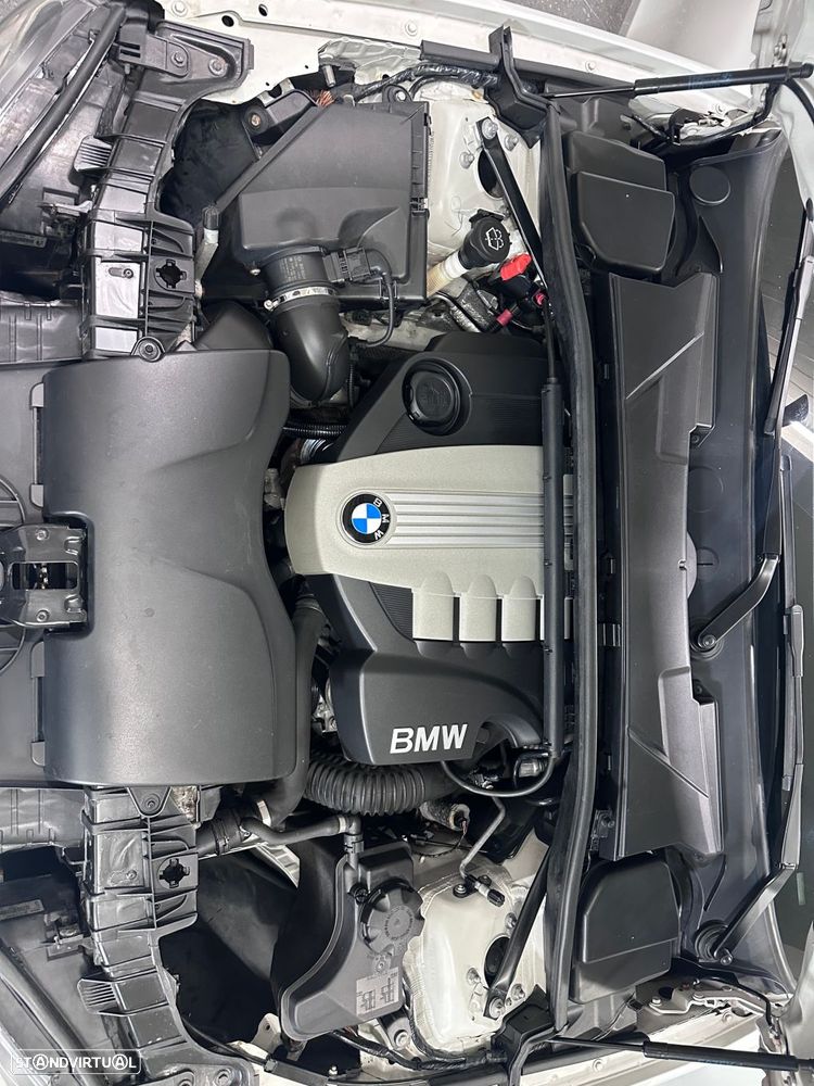 BMW 118 d Pack M - 12