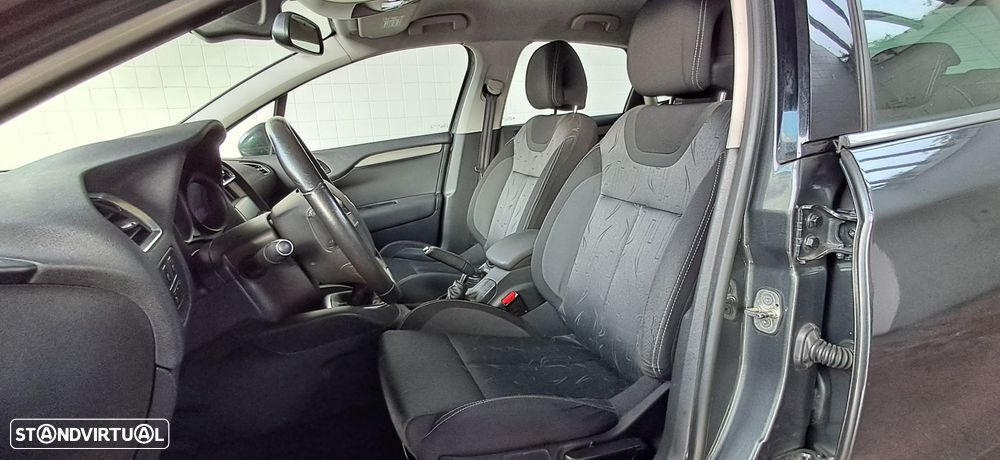 Citroën C4 1.6 HDi Seduction - 12