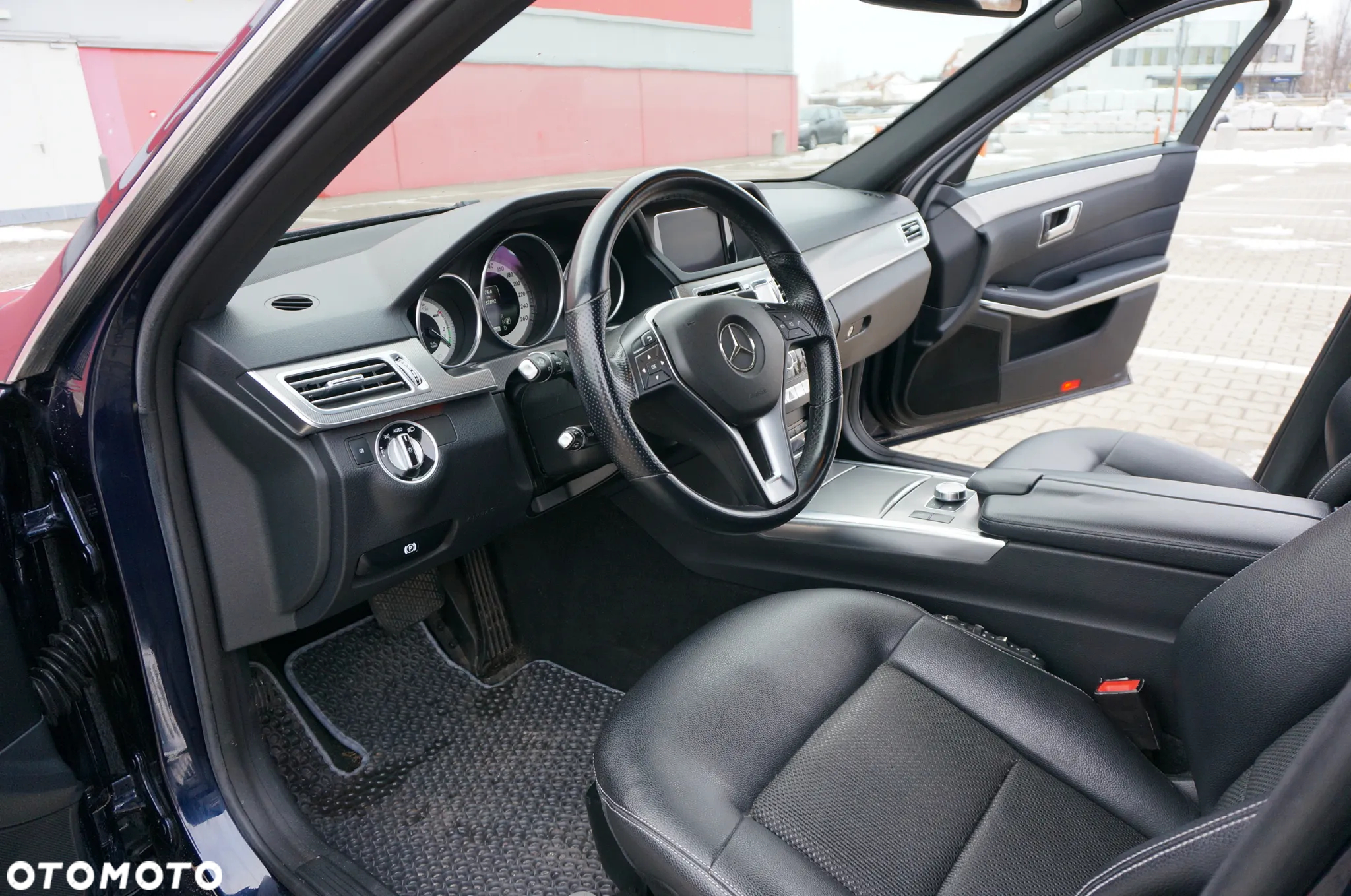 Mercedes-Benz Klasa E 300 BlueTec Hybrid - 17