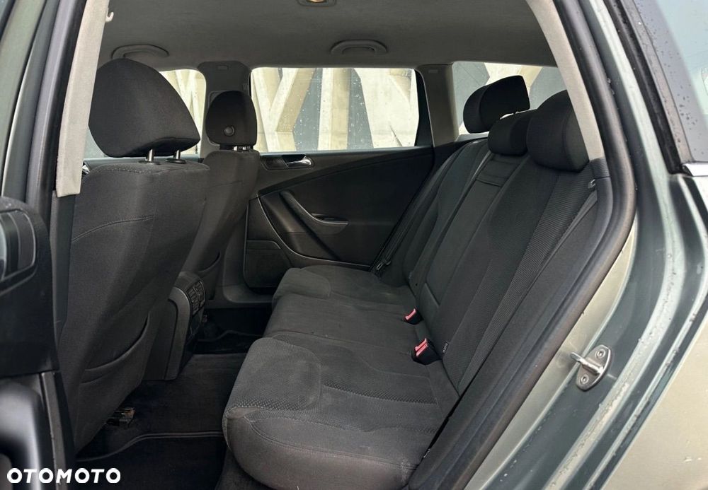 Volkswagen Passat - 8