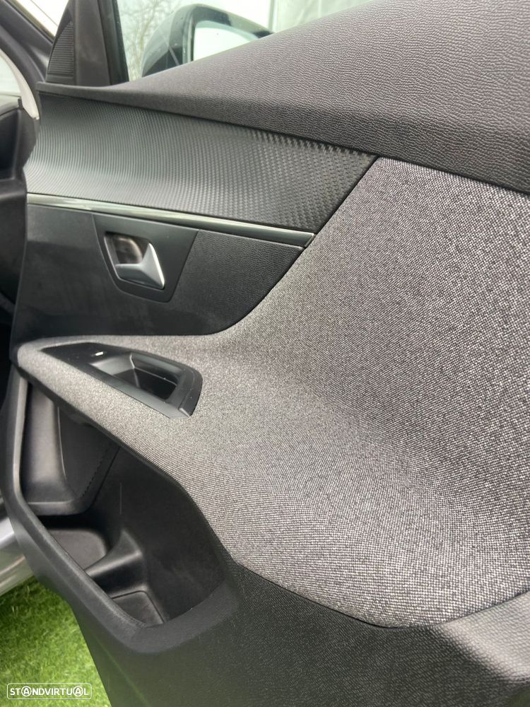 Peugeot 3008 1.5 BlueHDi Active Pack EAT8 - 20