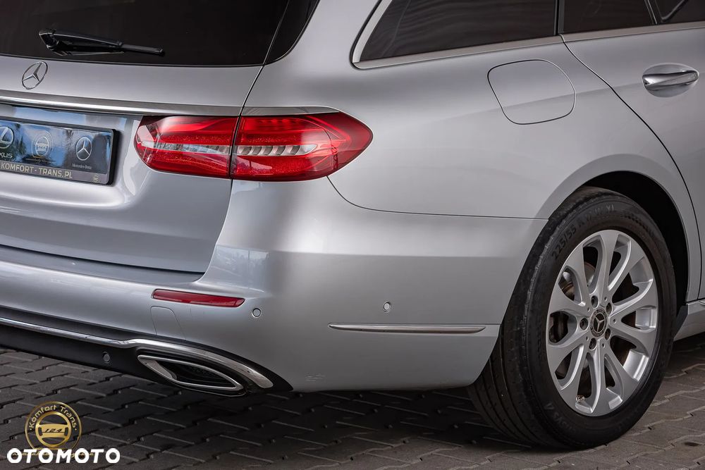 Mercedes-Benz Klasa E 220 d 4-Matic 9G-TRONIC - 12