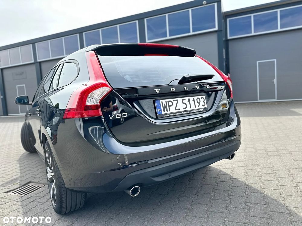 Volvo V60 D5 AWD - 1