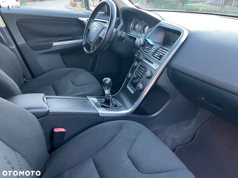 Volvo XC 60 DRIVe R Design - 9