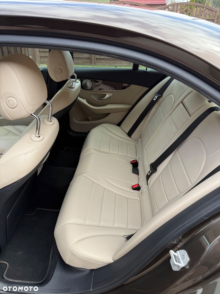 Mercedes-Benz Klasa C 300 7G-TRONIC Exclusive - 8