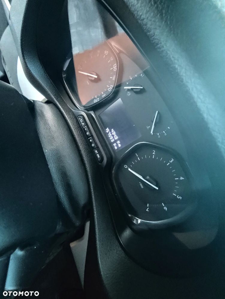 Opel Vivaro Long 2,8t (bryg.) - 7