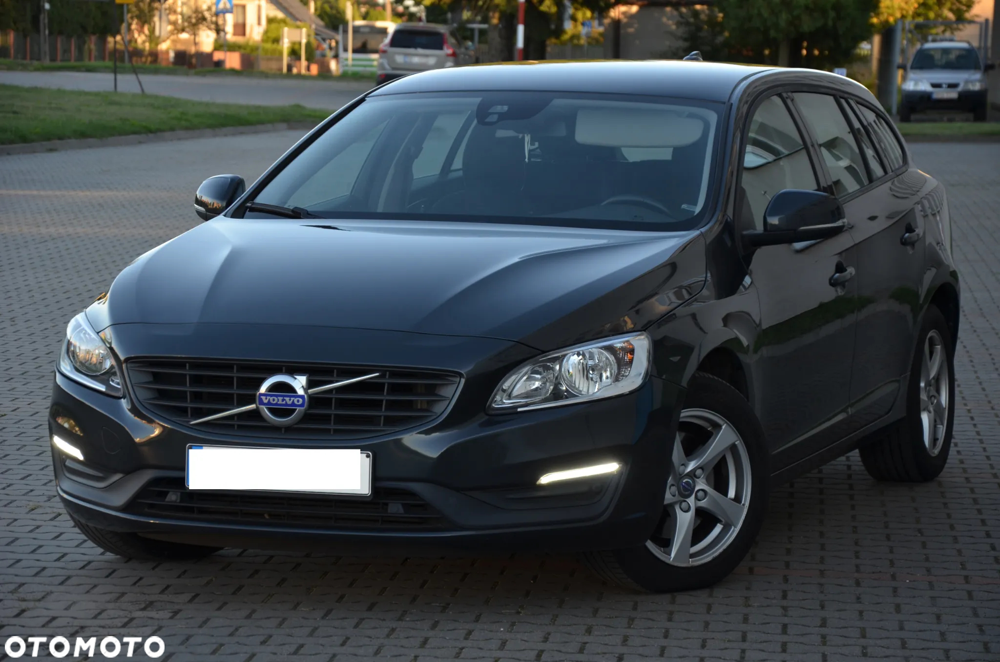 Volvo V60 D2 Drive-E Kinetic - 2