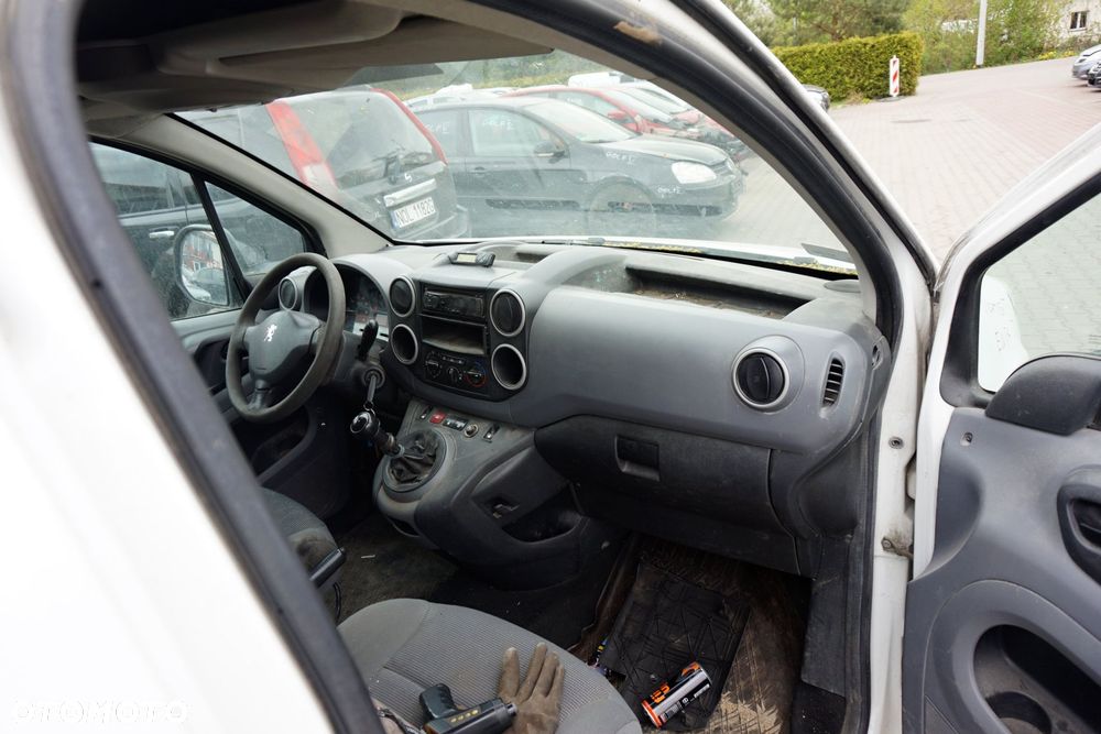 PEUGEOT PARTNER III B9 2010 EWPA 1.6 HDI DV6BTED4 75KM 20DP48 BIAŁY na części - 9