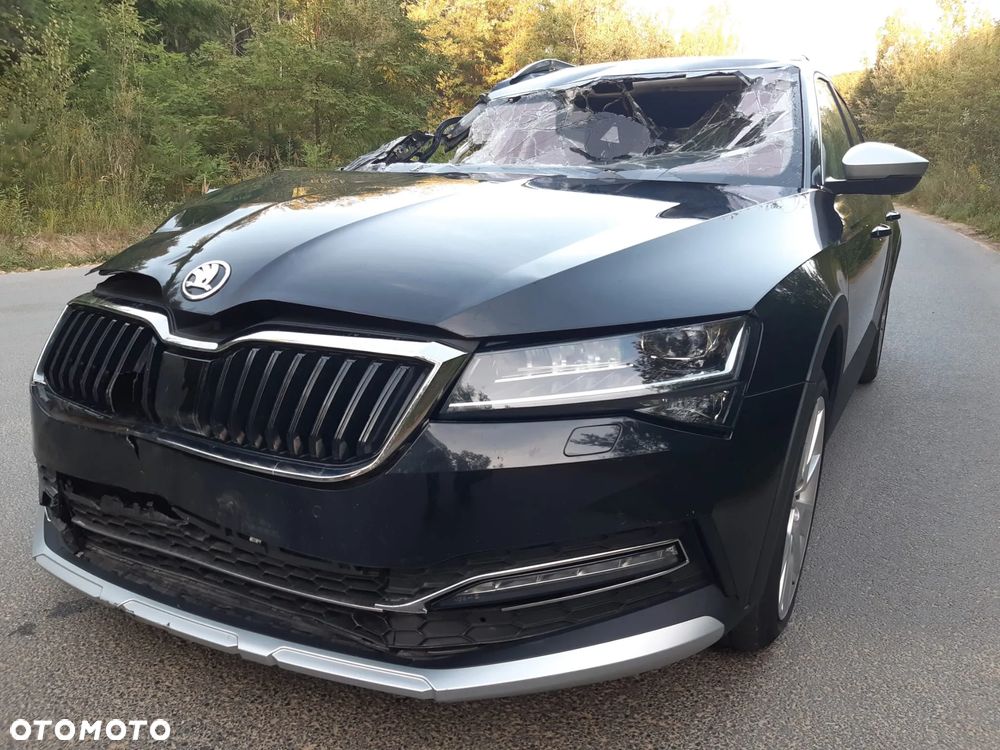 Skoda Superb 2.0 TDI SCR 4x4 Scout DSG - 2