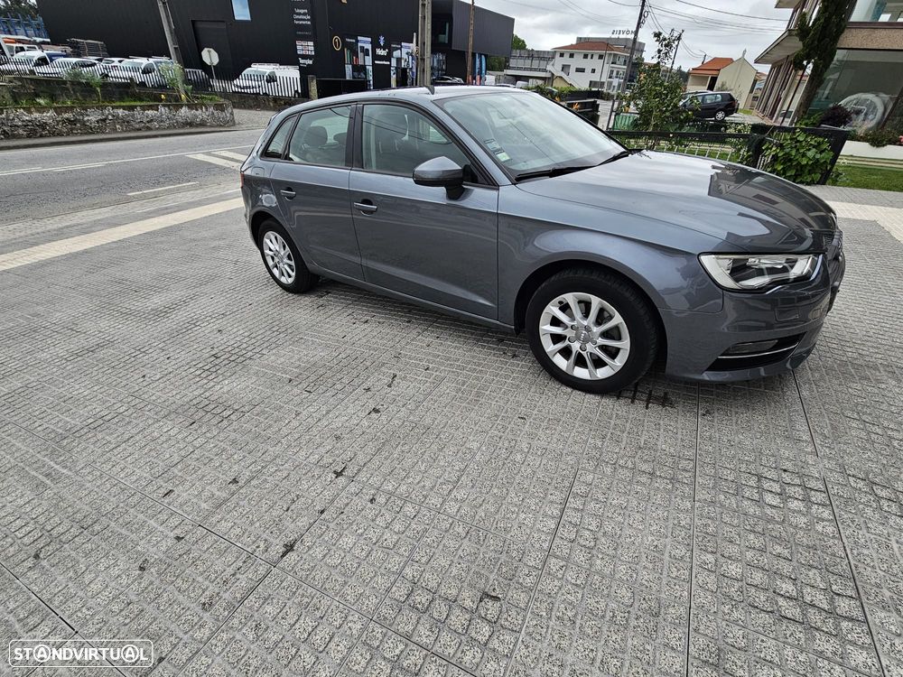 Audi A3 Sportback 1.6 TDI Attraction - 6