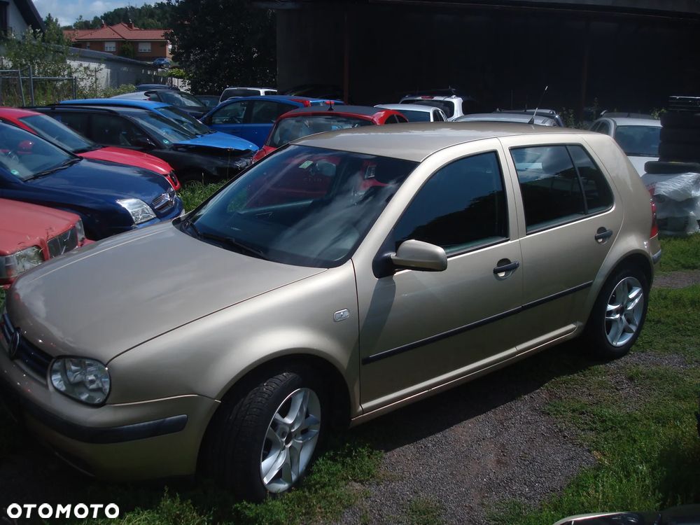 Volkswagen Golf - 11