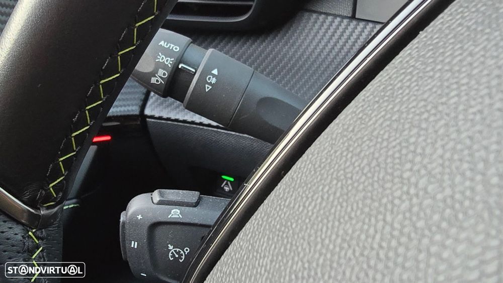 Peugeot e-208 GT - 14