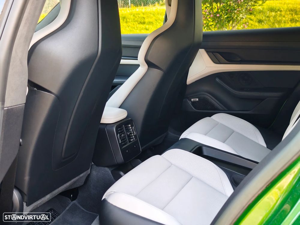Porsche Taycan Sport Turismo Turbo - 13