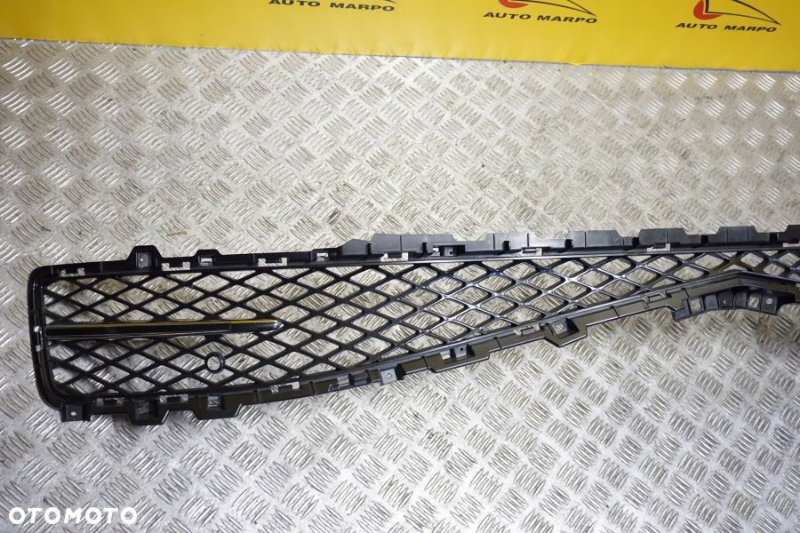 GENESIS G80 2020 - 2023 Grill Dolny Kratka w Zderzak USA - 3