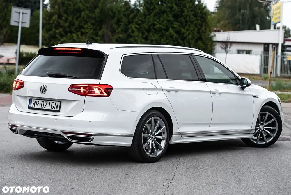 Volkswagen Passat - 13