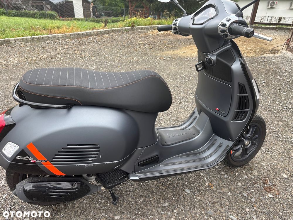 Piaggio Vespa - 10