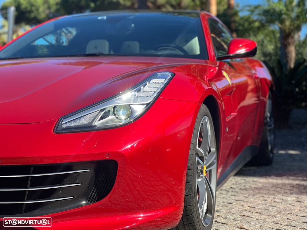 Ferrari GTC4 Lusso - 10