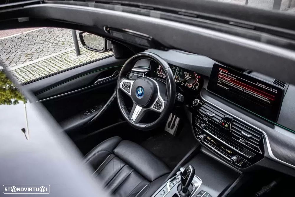 BMW 530 e Pack Desportivo M - 42