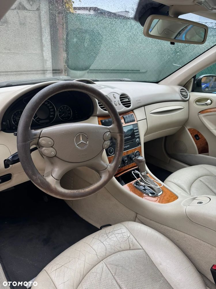 Mercedes-Benz CLK - 12