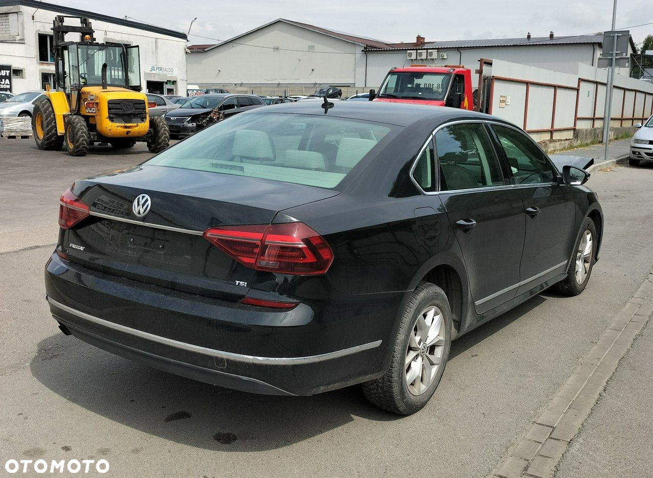 Volkswagen Passat - 6