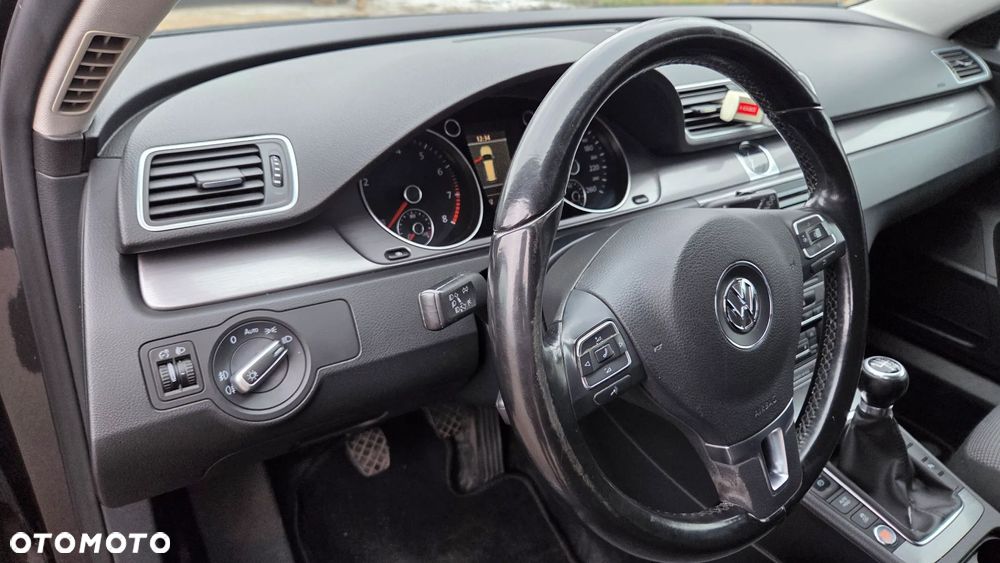 Volkswagen Passat 1.8 TSI Comfortline - 29