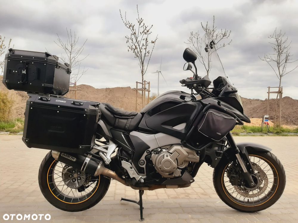 Honda VFR - 1