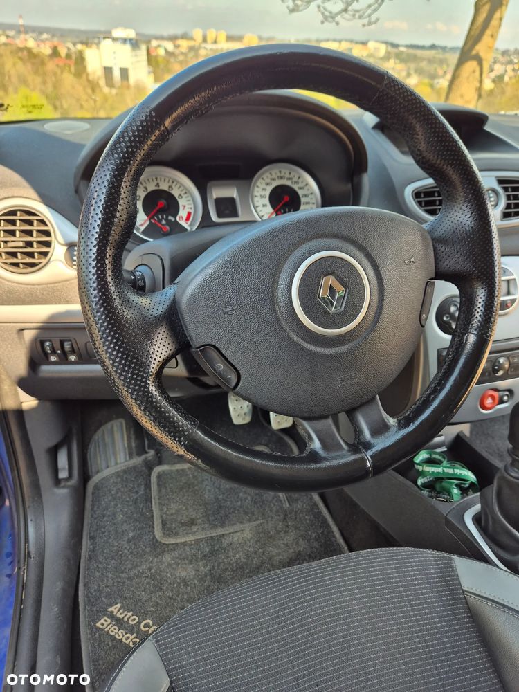 Renault Clio - 8