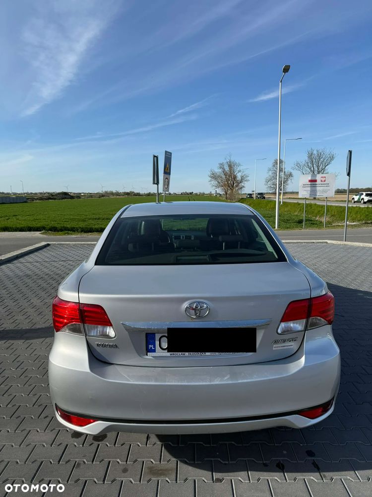 Toyota Avensis 2.0 D-4D Style - 3