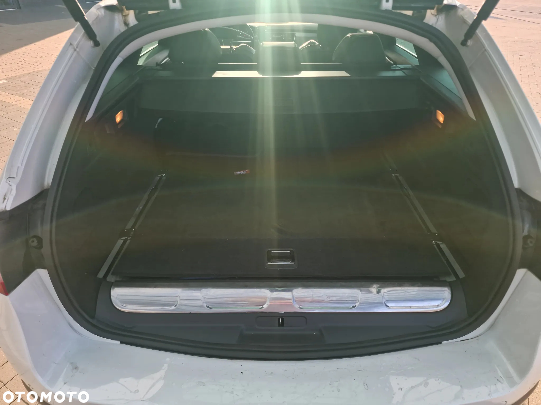 Peugeot 508 RXH 2.0 HDi HYbrid4 - 20