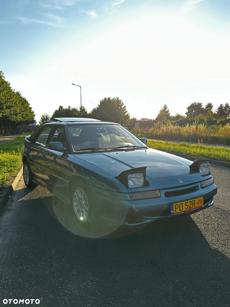 Mazda 323F - 6