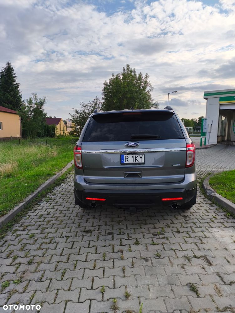 Ford Explorer - 16