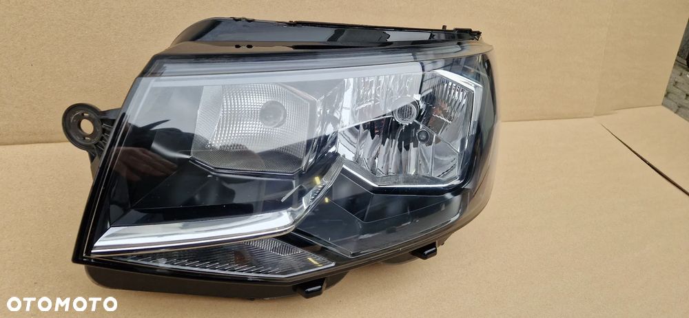 DEMONTAŻ VW T6 7E1941015AD LAMPA LEWY PRZÓD PRZEDNIA LEWA - 2