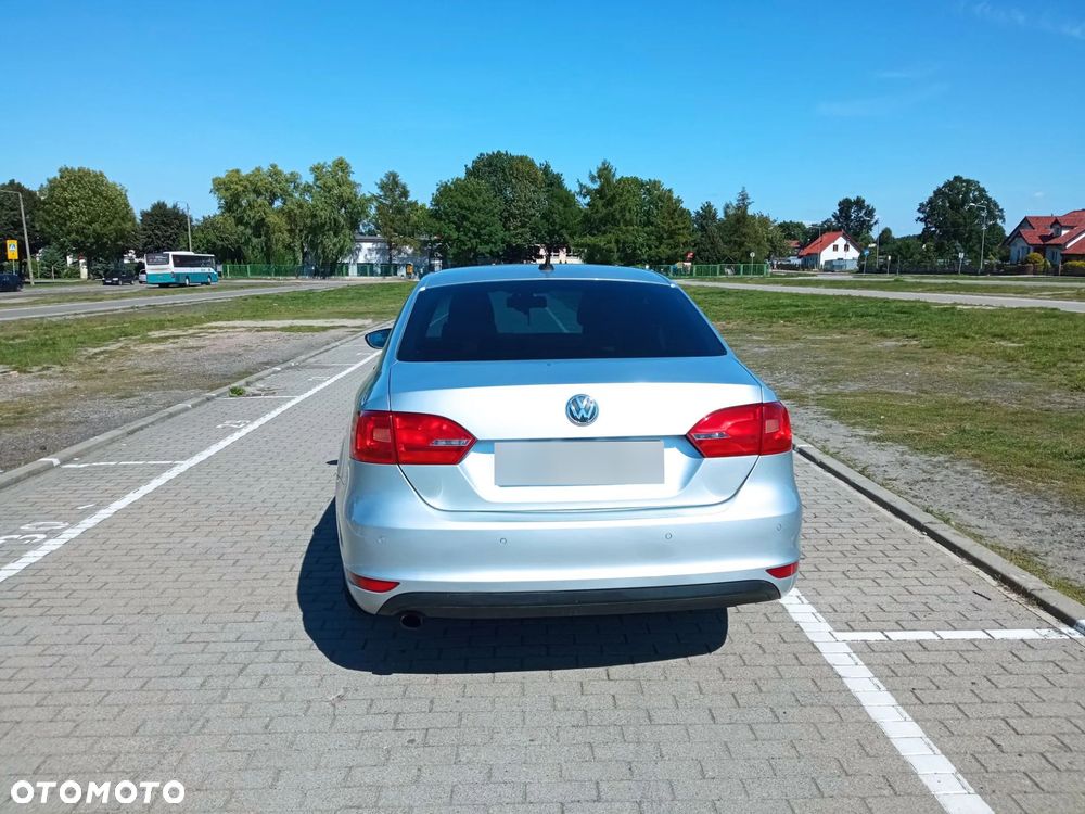 Volkswagen Jetta 1.6 TDI Comfortline Optimum - 8