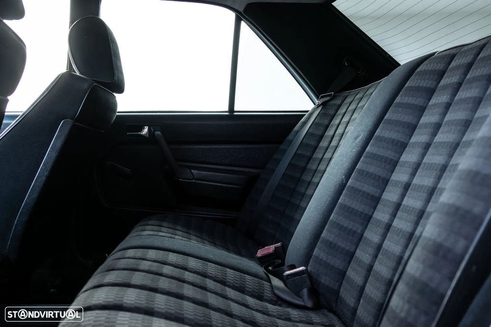 Mercedes-Benz W201 (1982-1993) 190 E 1.8 - 30