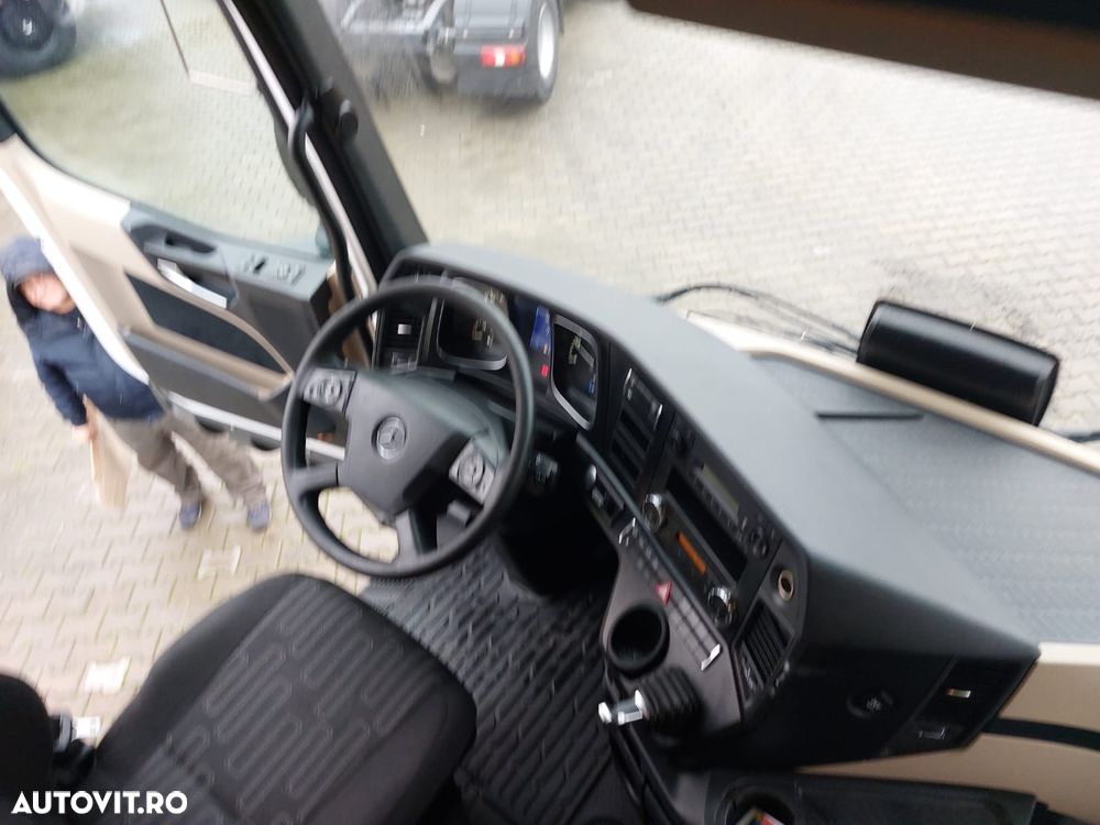 Mercedes-Benz ACTROS - 3