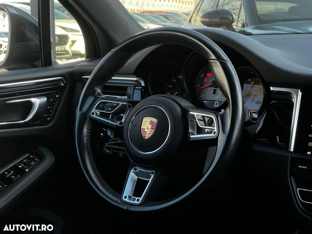 Porsche Macan - 10