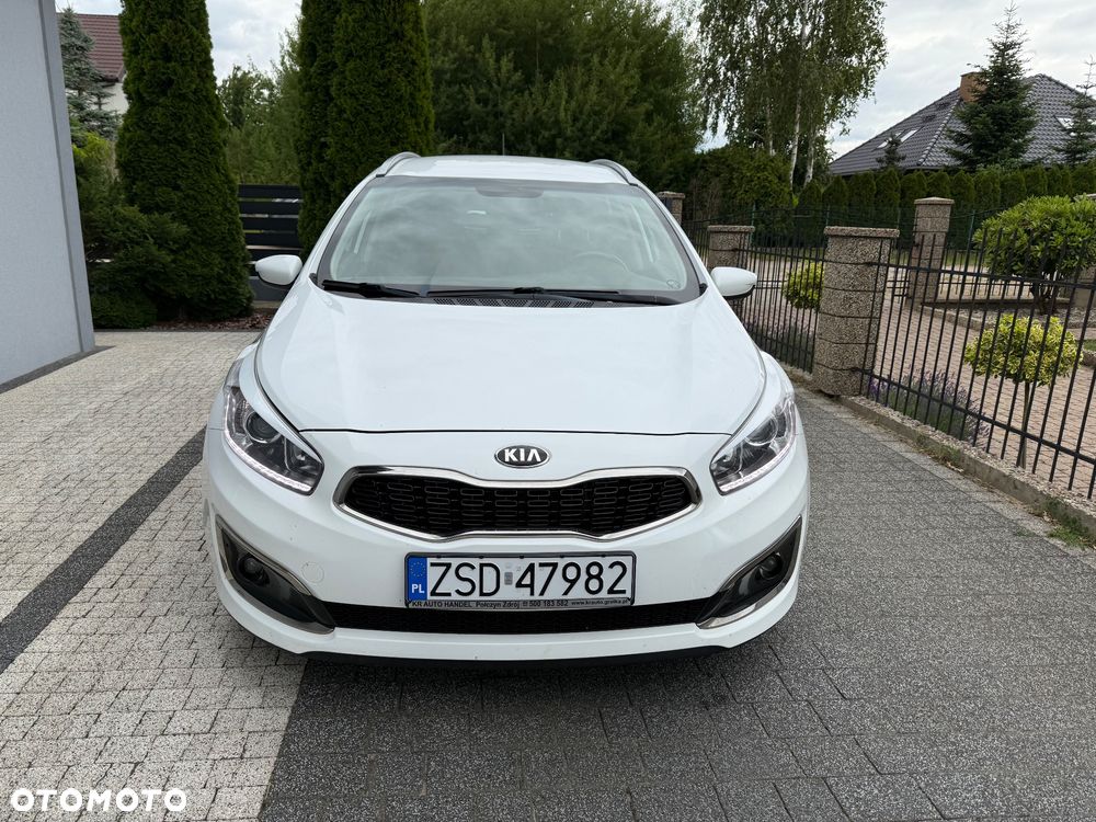 Kia Ceed 1.6 CRDi 136 ISG SW Spirit - 27