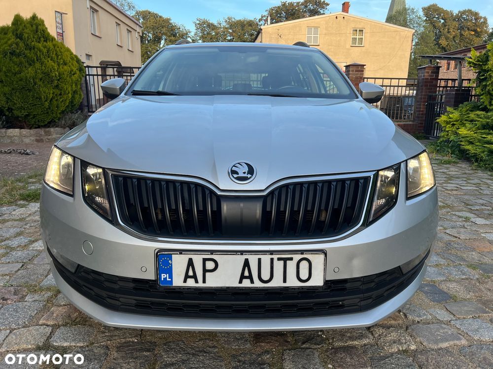 Skoda Octavia 1.6 TDI SCR Clever DSG - 11