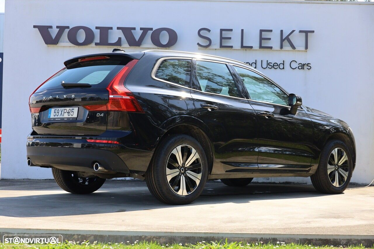 Volvo XC 60 2.0 D4 Momentum Geartronic - 24