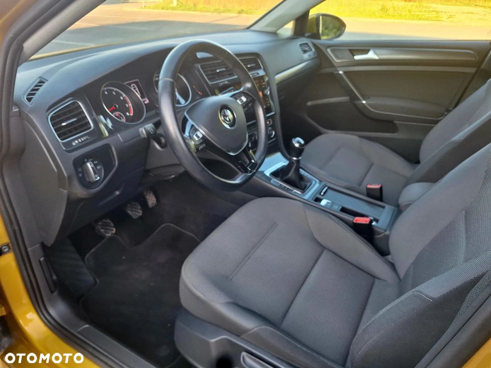 Volkswagen Golf - 13