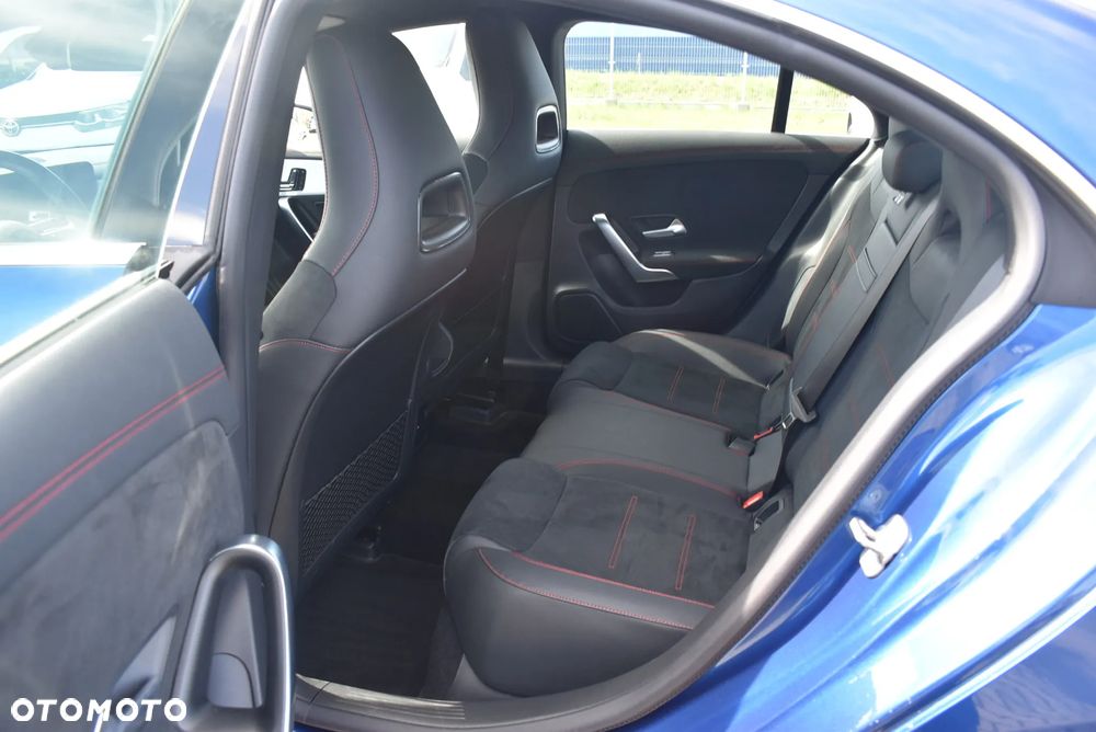 Mercedes-Benz CLA 200 mHEV 7G-DCT - 11