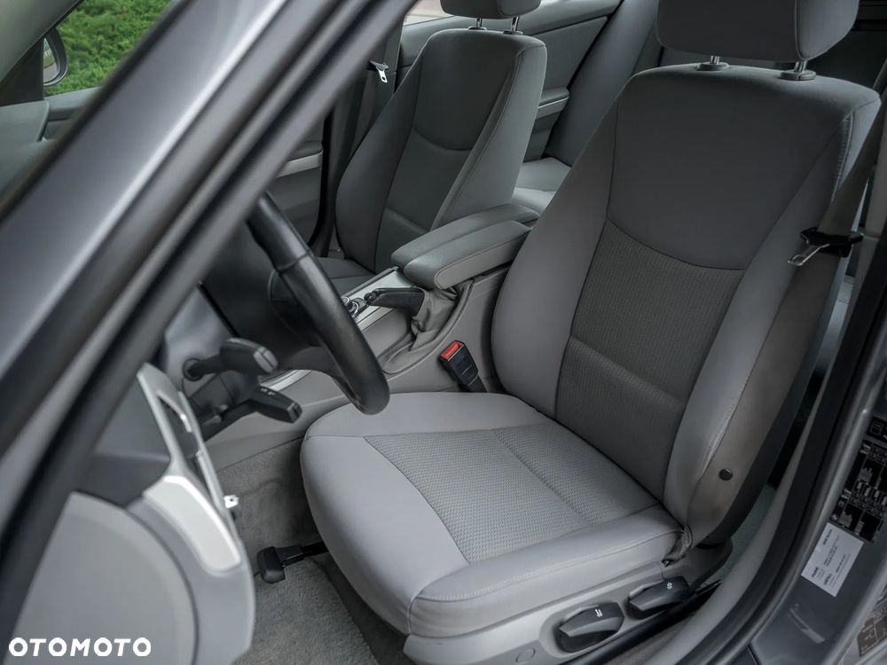 BMW Seria 3 318i Edition Exclusive - 27